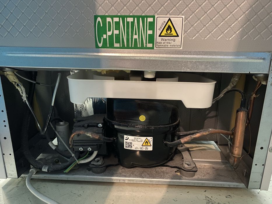 Продаж холодильника Delfa