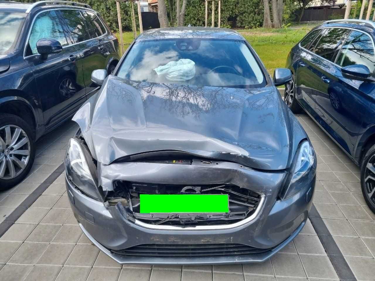 volvo v40 momentum - 5.2015-2.0 diesel-150km-navi- uszkodzony-jezdny