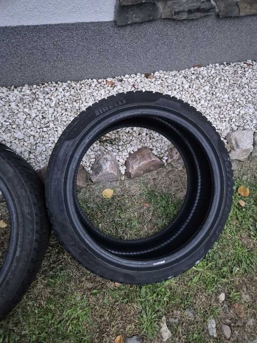 Opony zimowe Pirelli Sottozero 3 235/40 R19