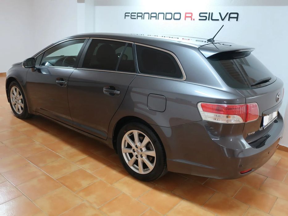 Toyota Avensis SW 2.0 D-4D Exclusive +Pele+GPS