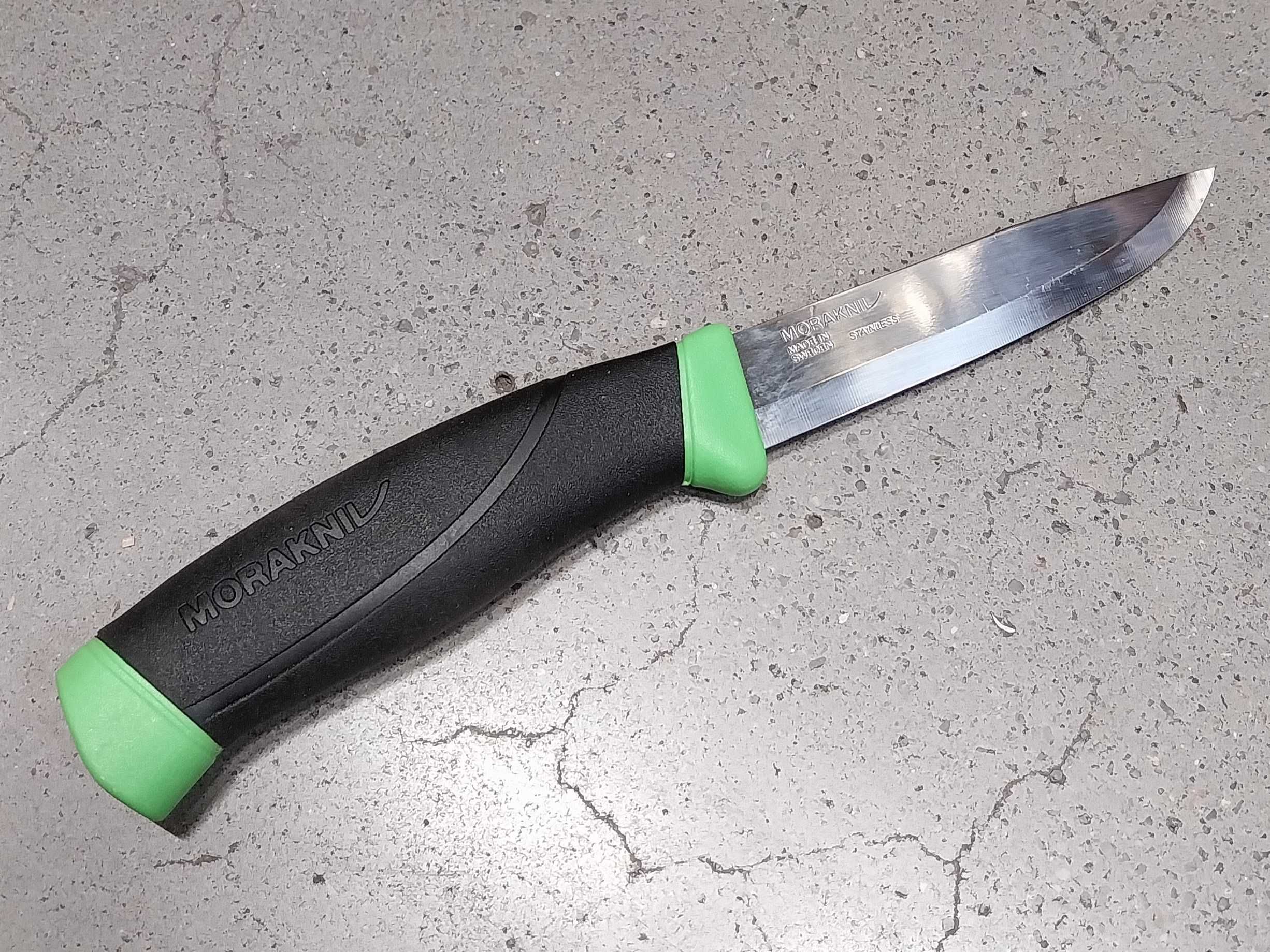 Nóż Morakniv Companion zielony (176-067) Przecena