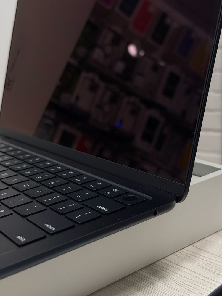 Macbook AIR M3 13’ 8/256gb midnight, повний комплект. Стан нового