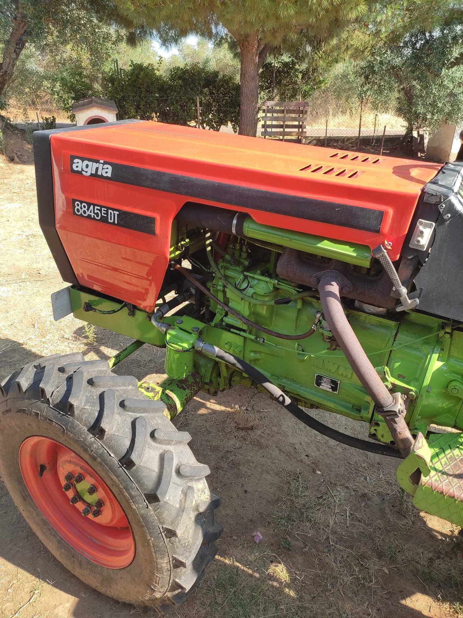 Trator Agria 8845 E DT