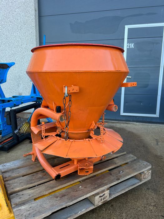 Розкидач 150L міндобрив