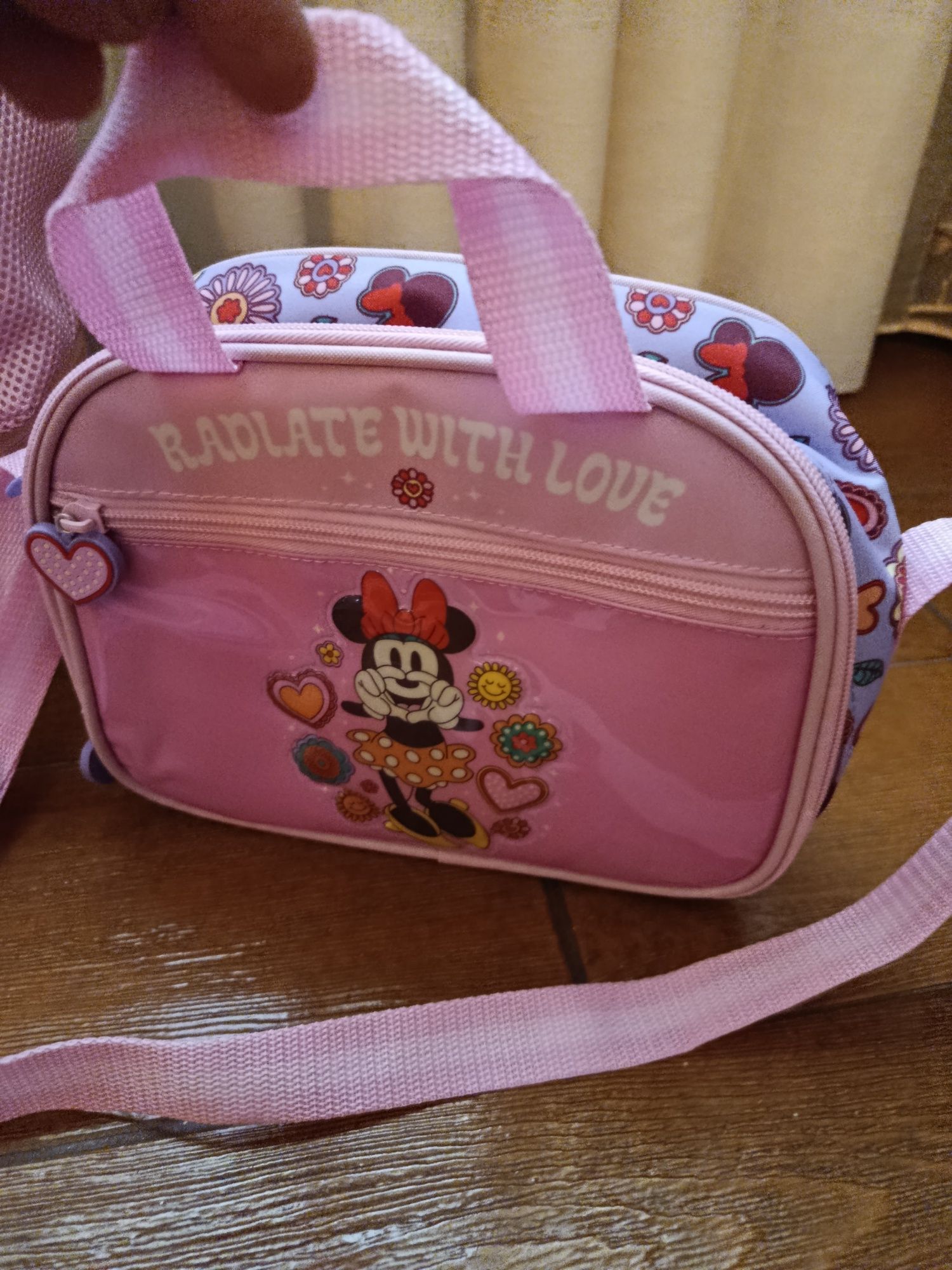 Conjunto escolar Minnie Disney