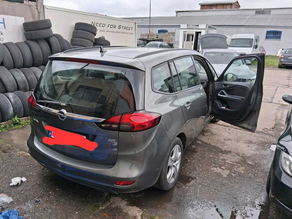 Sprzedam Opel Zafira2016r, 1.6cdti-uszkodzony silnik, nowa cena!