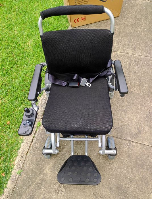 Cadeira de rodas elétrica MOBICLINIC TROYA — Sem uso e com garantia!