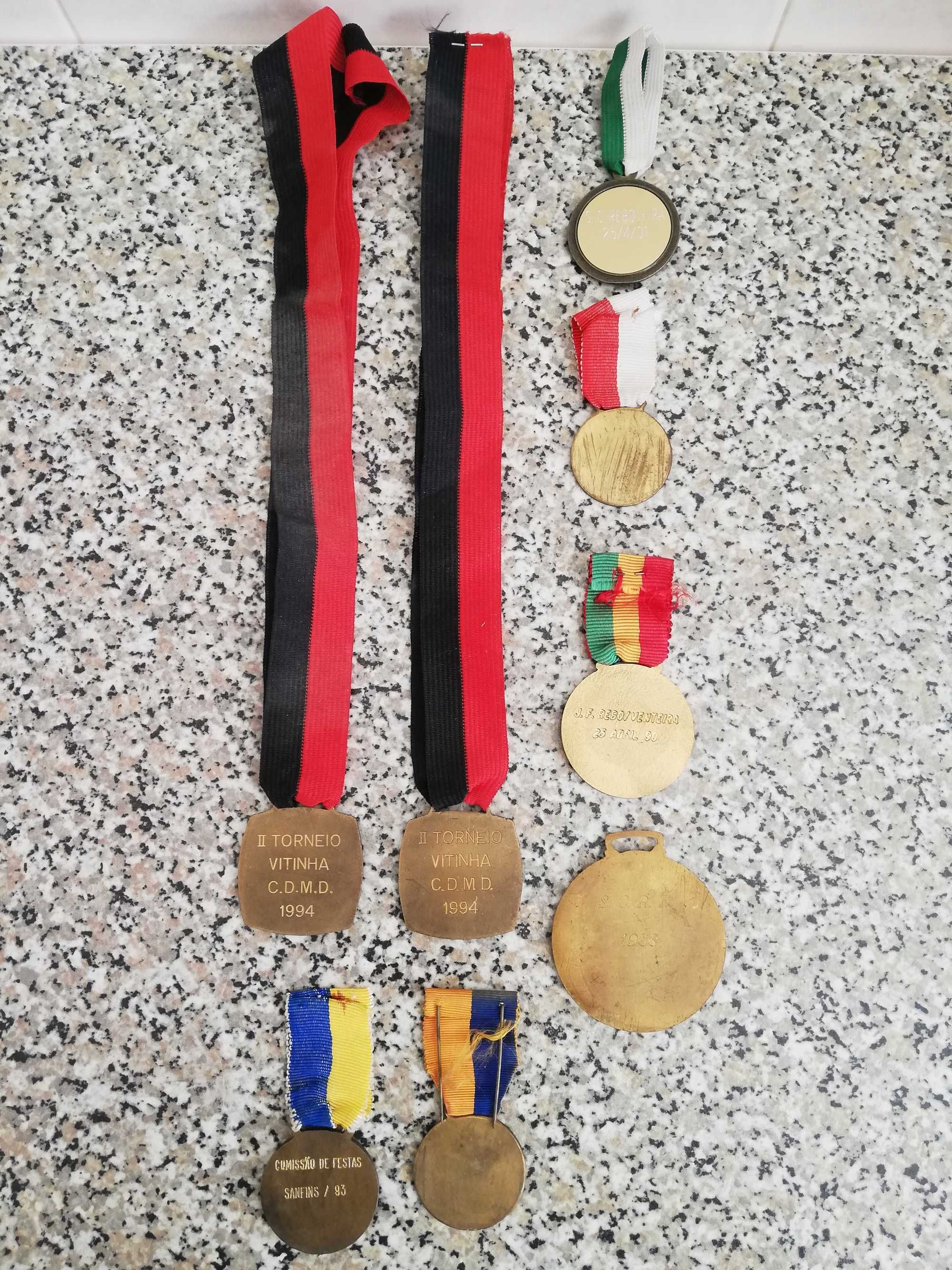 Medalhas desportivas antigas de diversos temas