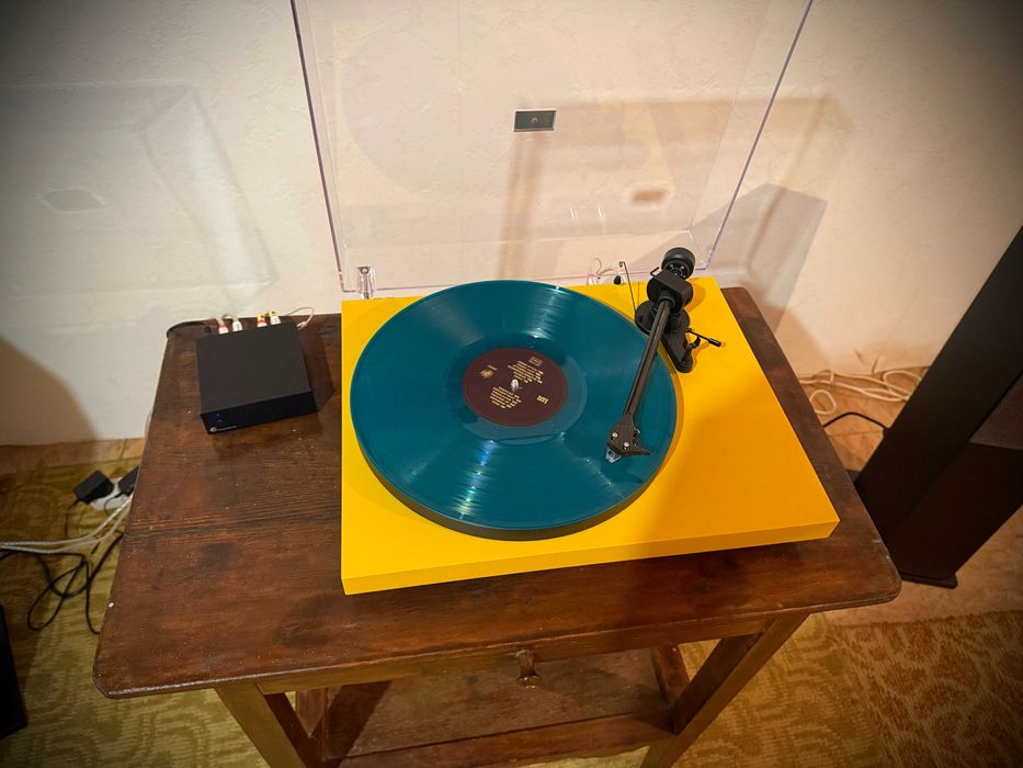 Програвач вiнiлу Pro-Ject Debut EVO 2 Pick It MM EVO Golden Yellow