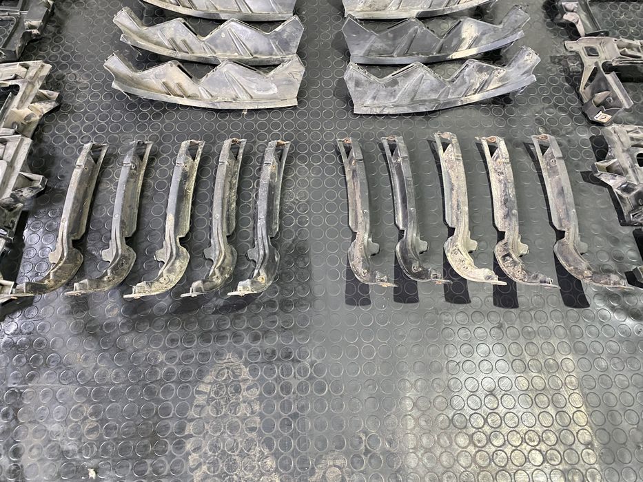 кріплення бампера пассат б6 крипления passat b6 направляюча кронштейн