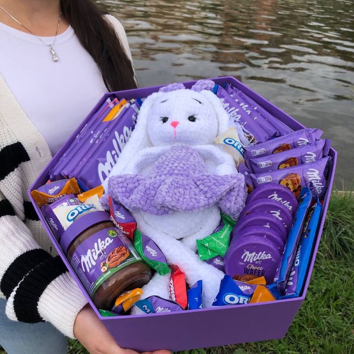 Ekskluzywny Zestaw Prezentowy Milka z Ręcznie Robioną Przytulanką