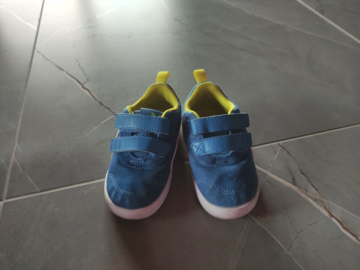 Buty Puma Courtflex v2 Mesh V Inf r.23
