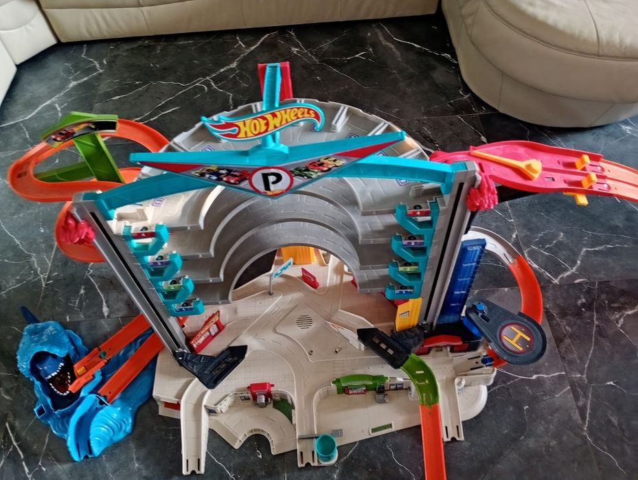 Іграшка,паркінг Hot Wheels