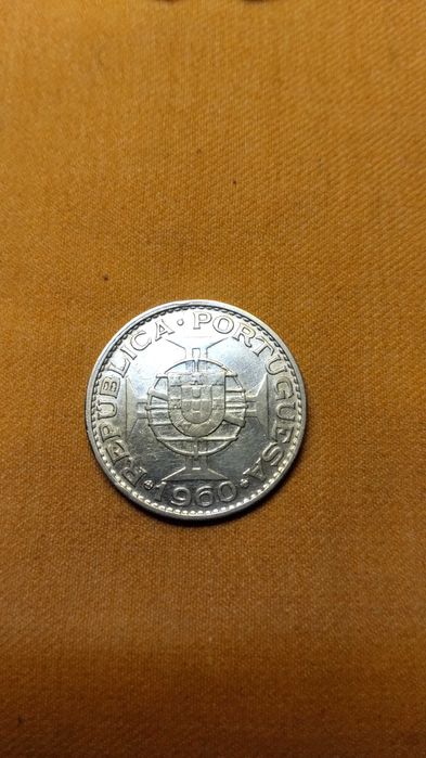 Moeda 20 escudos Moçambique 1960 em prata.
