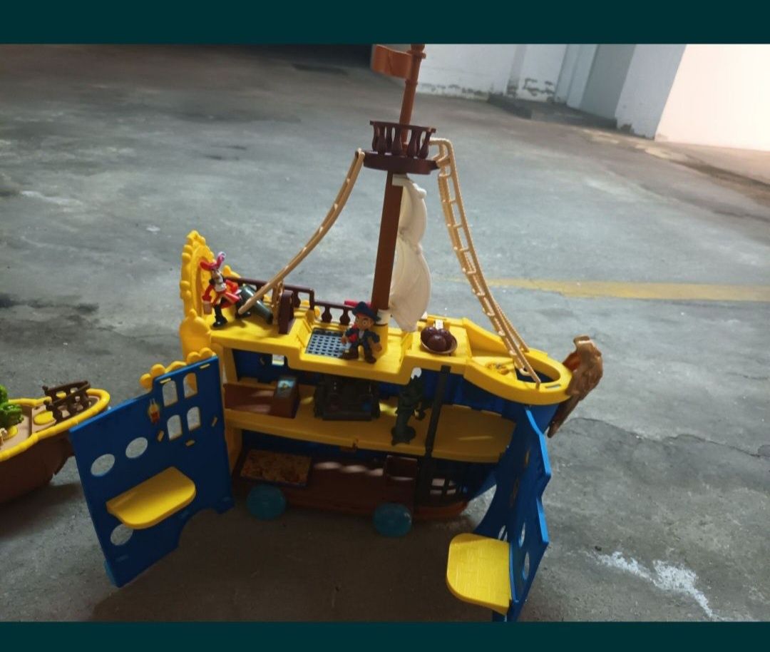 Brinquedos em ótimo estado