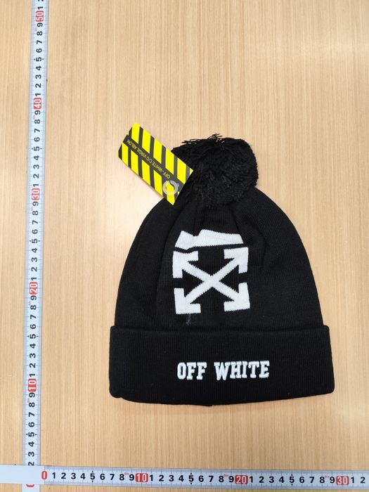 Czapka zimowa off white unisex