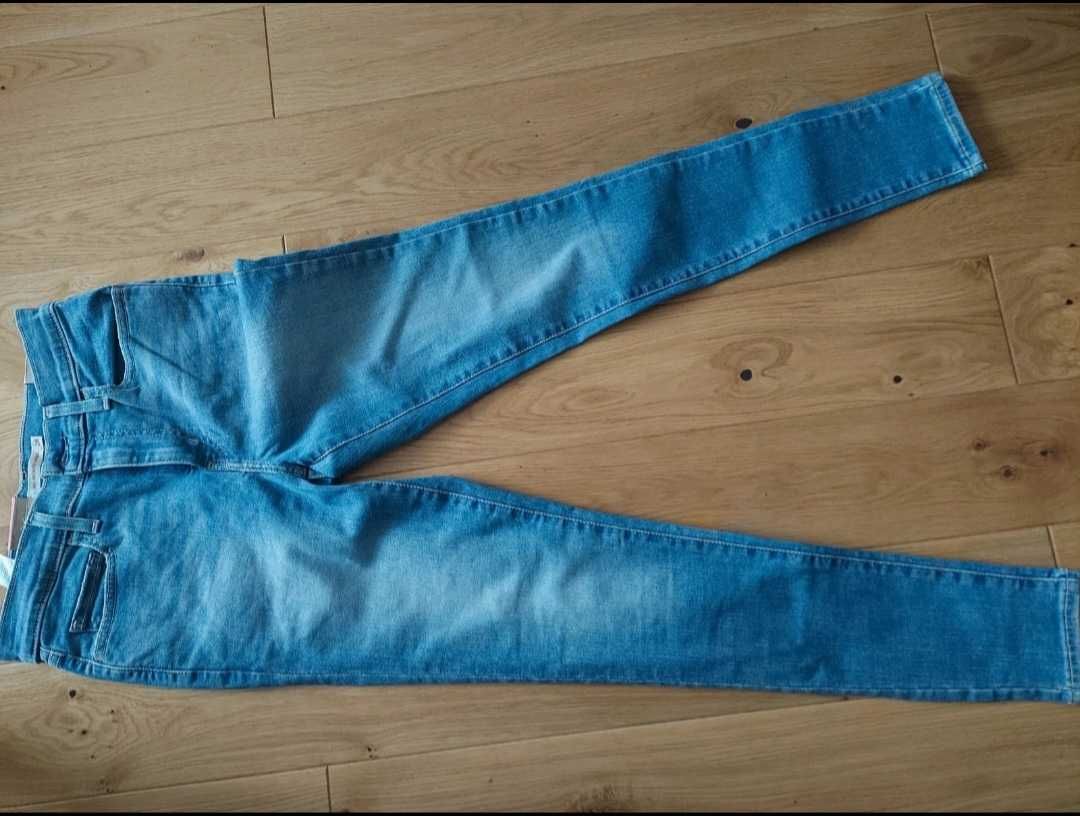 Damskie nowe spodnie levis model 720 high rise super skinny 28x30
