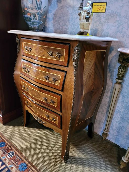 Pequena cómoda estilo Luis XV - óptimo estado e qualidade