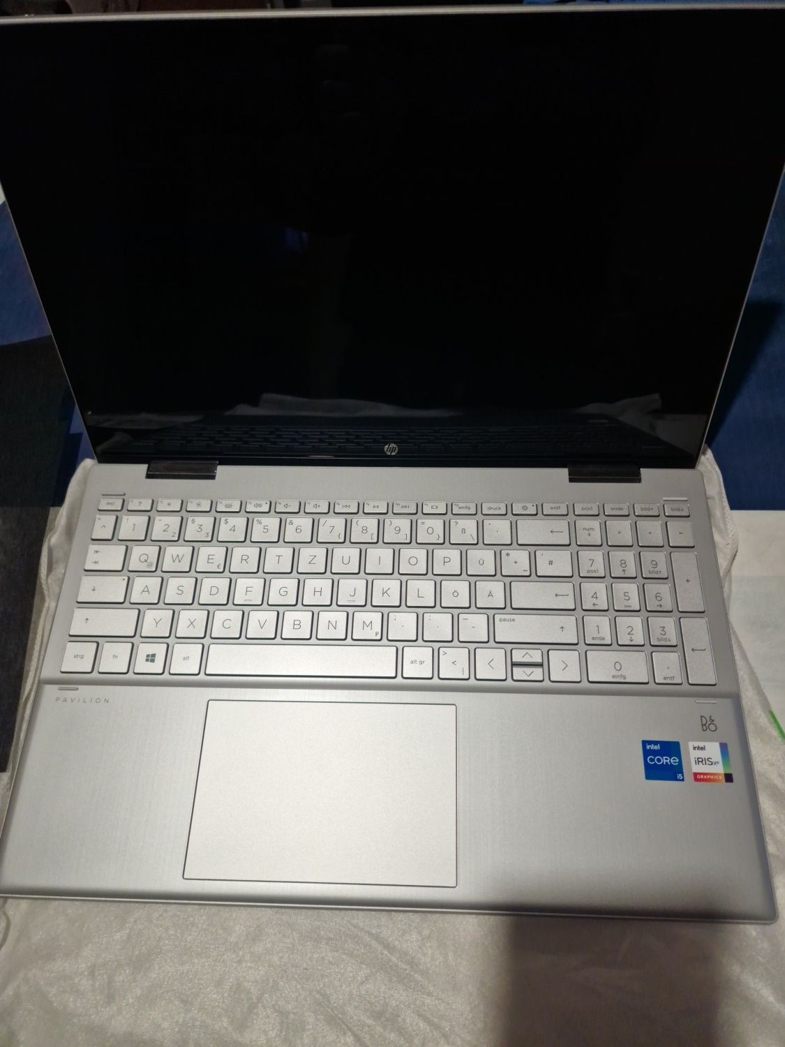 HP Pavilion x360 Convertible 15 i5/8/512
