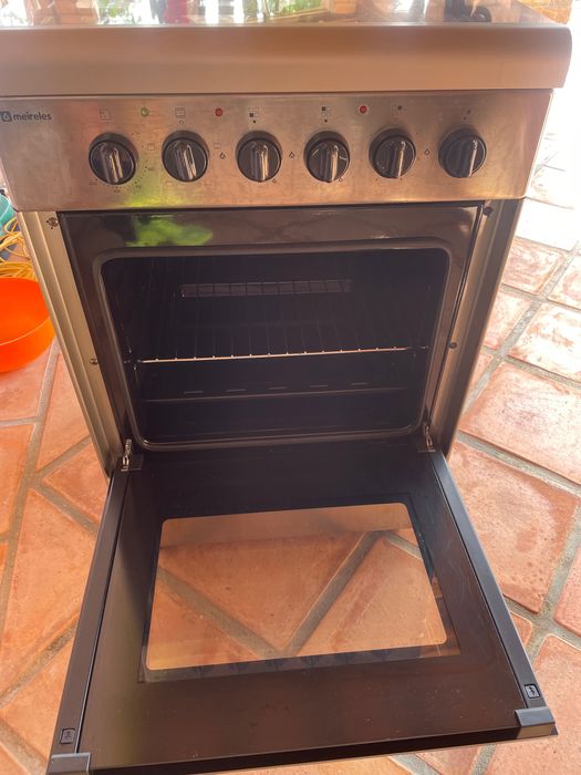 Fogão + forno (gás + Eletricidade) marca Meireles, 4 fontes de calor
