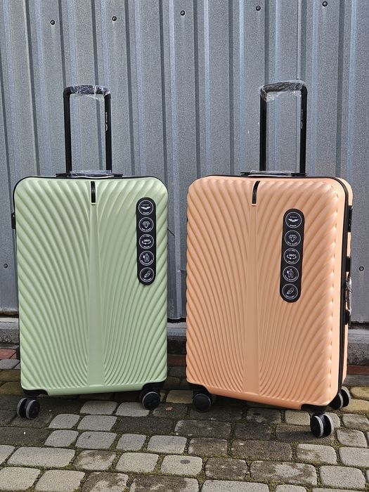 РОЗПРОДАЖ Розмір L WINGS SN120 Польща валізи чемоданы