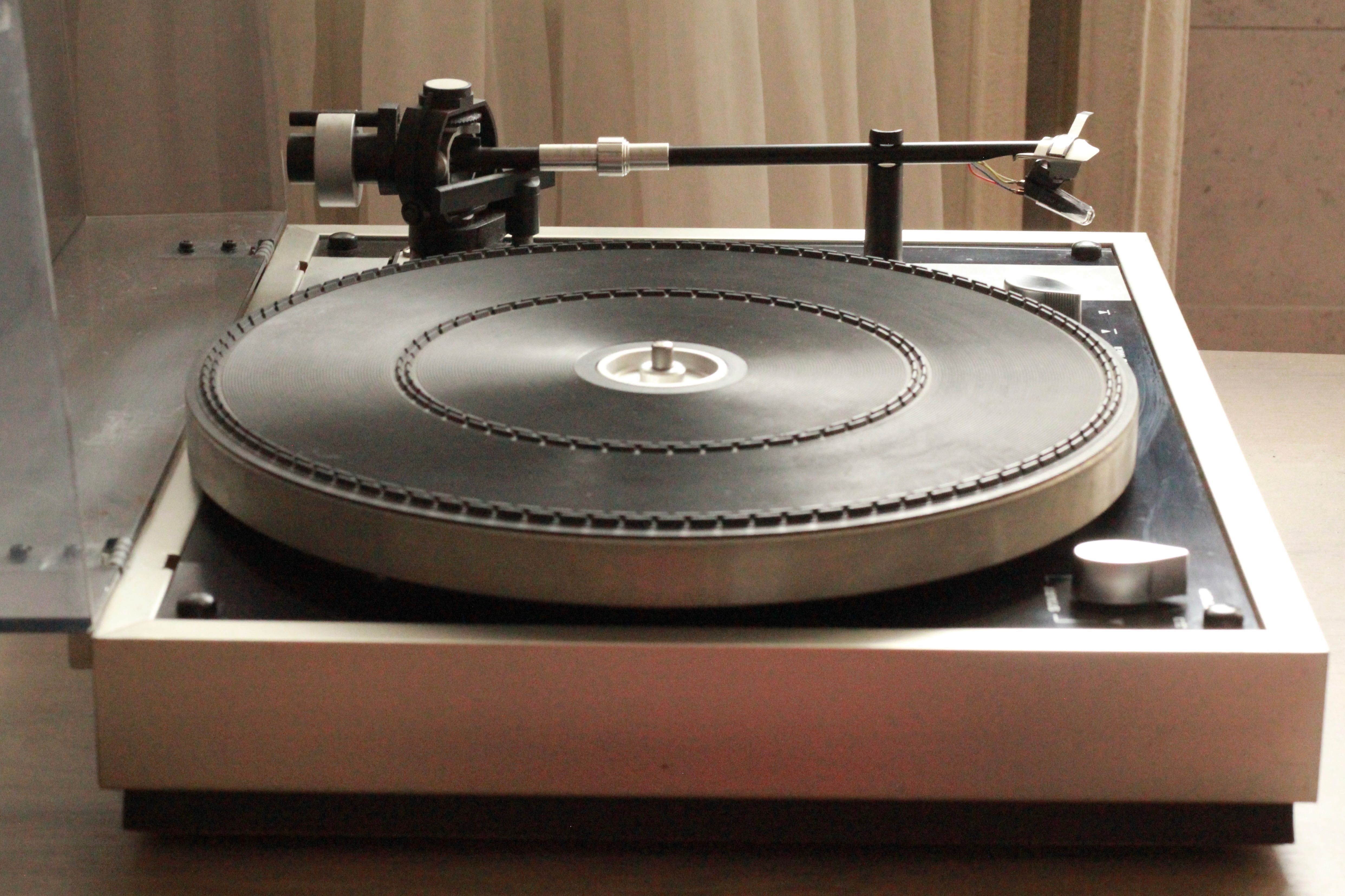Gramofon Thorens TD 145 Mk II