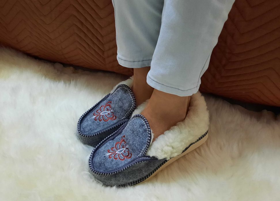 Жіночі кімнатні чуні-калоші з овчиною (із задником), тапочки-чуні