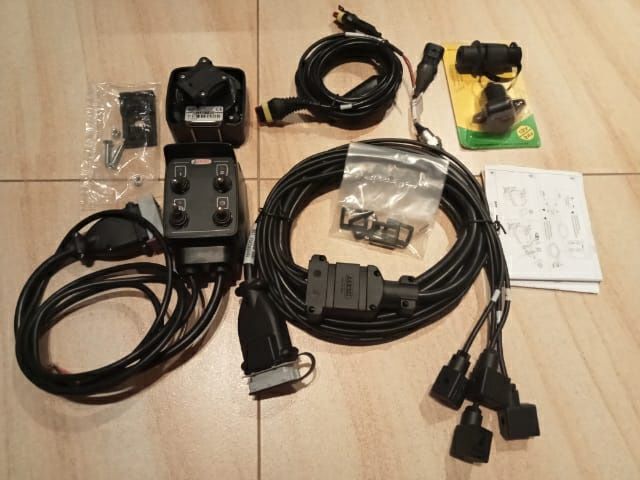 Grupa elektrozaworów do opryskiwaczy sadowniczych serii 881 ARAG.