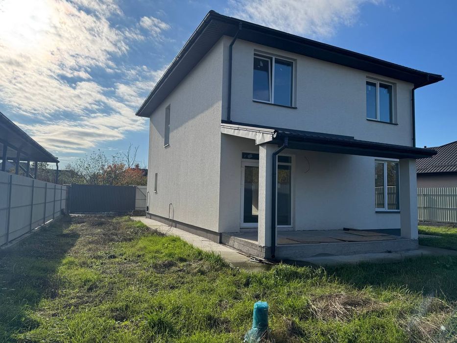 Продам будинок в центрі Крюківщини