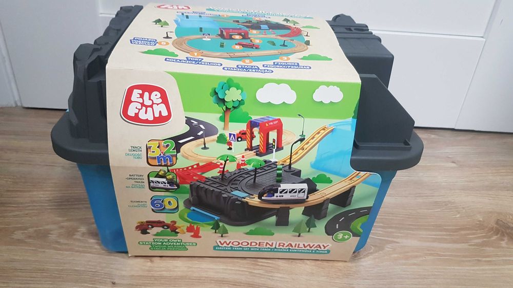 Tory drewniane zestaw z pociągiem elektrycznym
