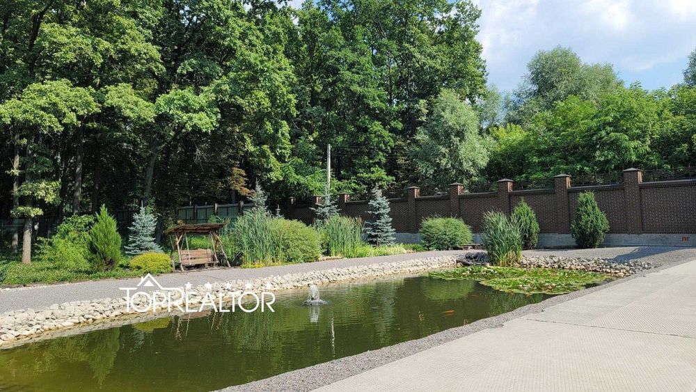 Продам участок  15 соток в коттеджном посёлке Роял Клаб лесопарк