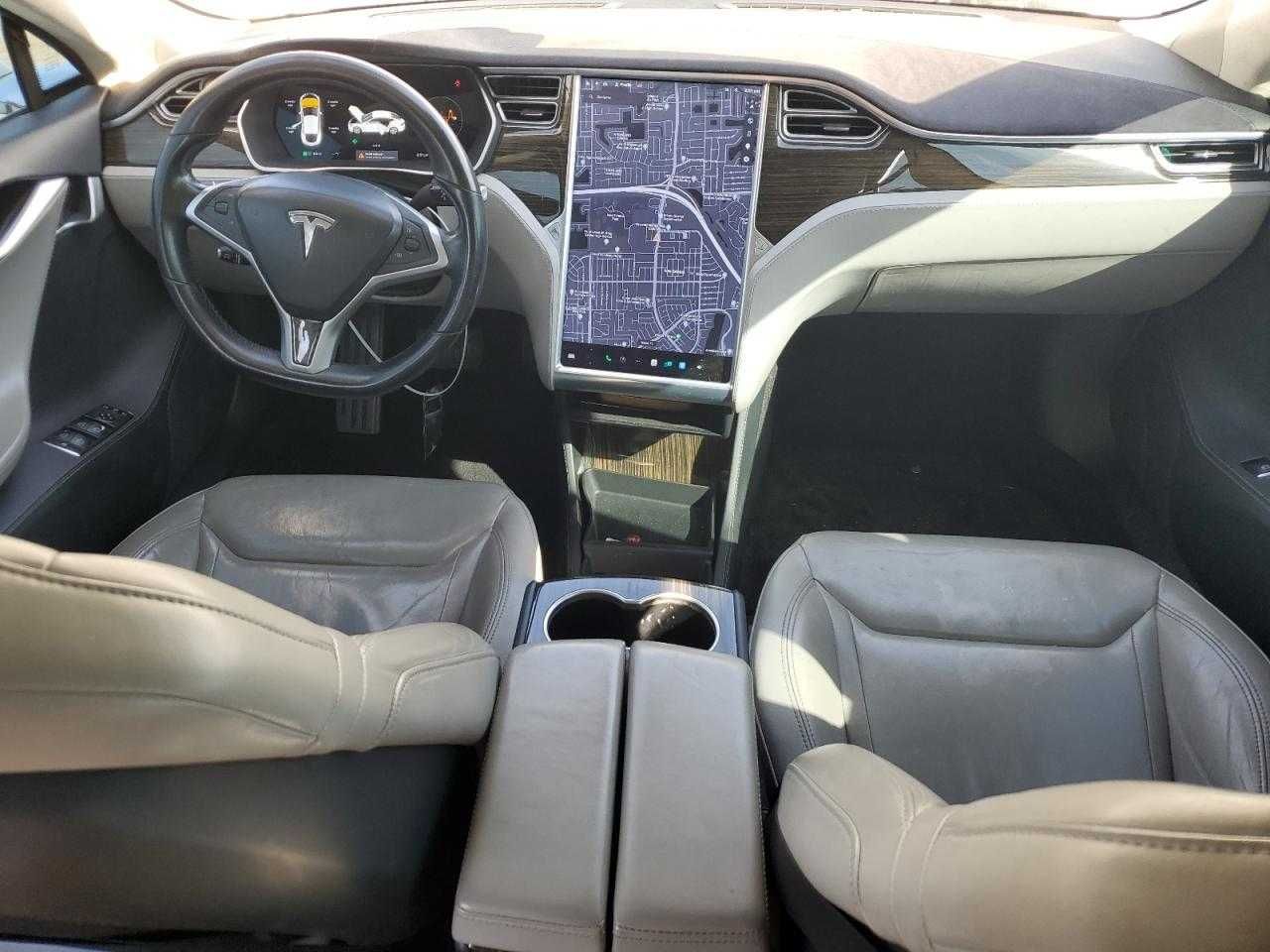 Tesla Model S 2015