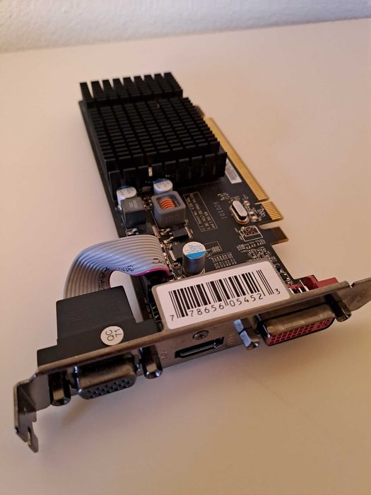 Placa gráfica XFX AMD Radeon HD 5450 PCI-E 1GB GDDR3