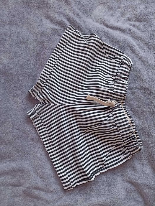 Трикотажні літні шорти в чорно-білу полосочочку