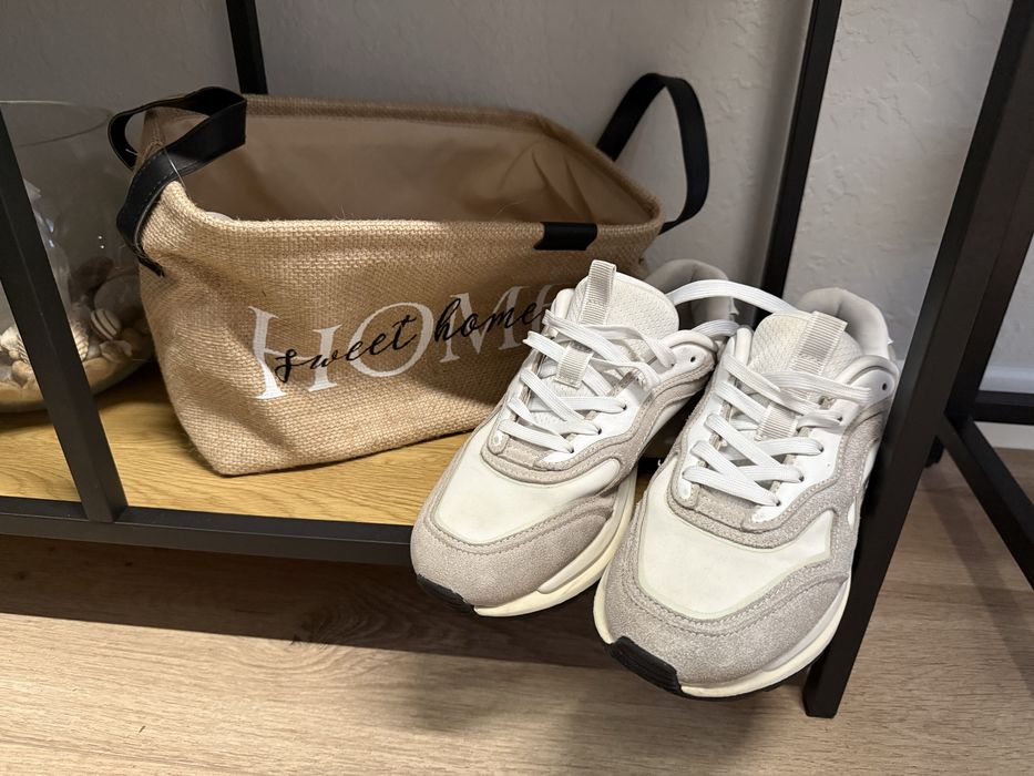 Кросівки Mango( натуральні,замш) 37 розмір