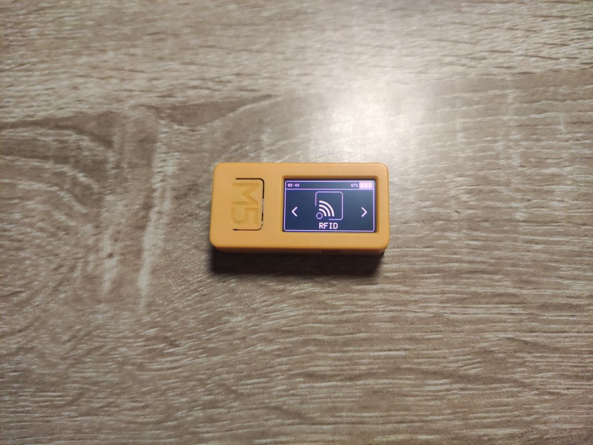 M5STICKPlus2 hacking device