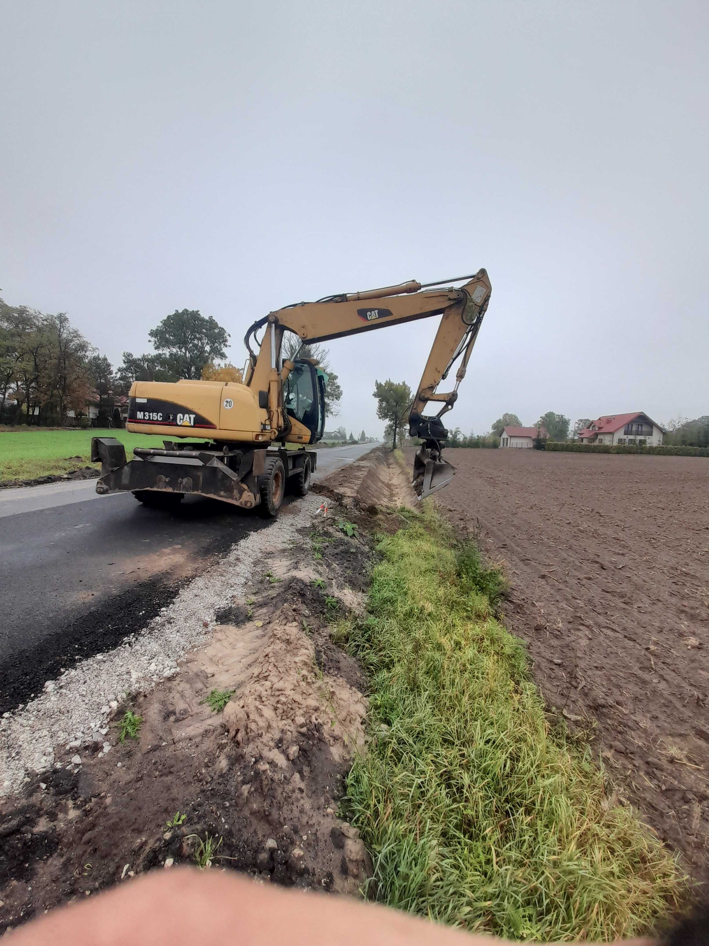 Usługi koparką kołową,koparko-Ładowarką, wywrotka, prace ziemne.