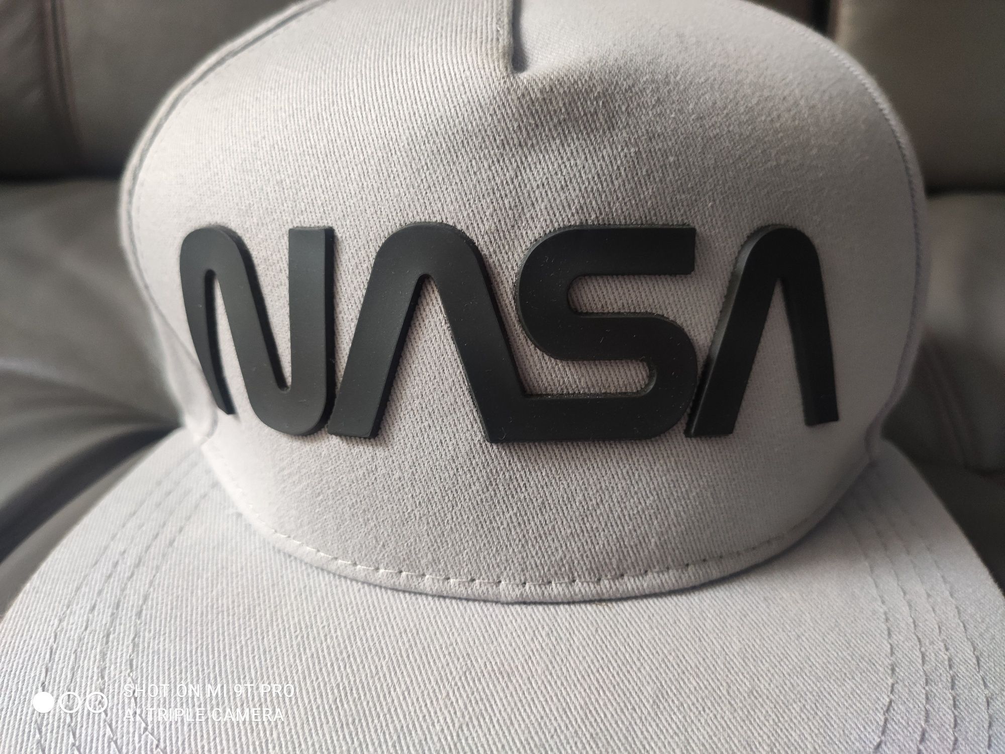 Nowa czapka z daszkiem Cropp NASA