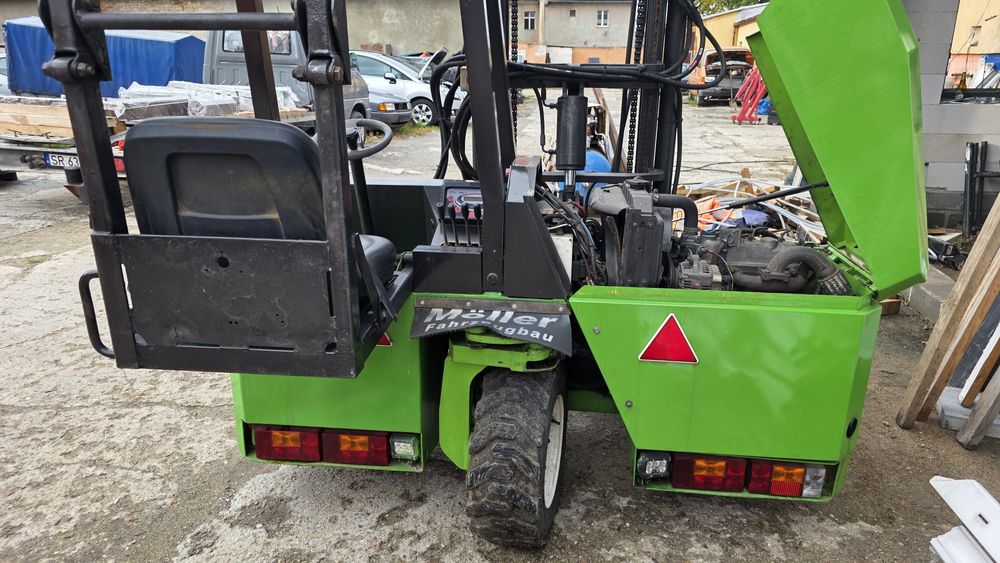 Wózek widłowy terenowy Moffett M4 20.3