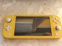 Nintendo Switch lite Pikachu Stan idealny