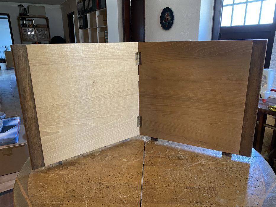 Mesa Antiga de Pinho Maciço e Cortiça