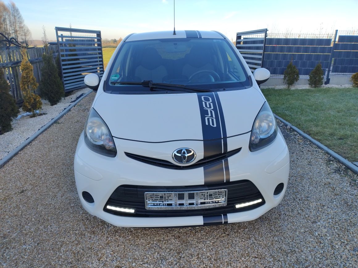 Toyota Aygo LIFT 12.2012 1.0 68KM Klima Ledy 5 drzwi Oryginał