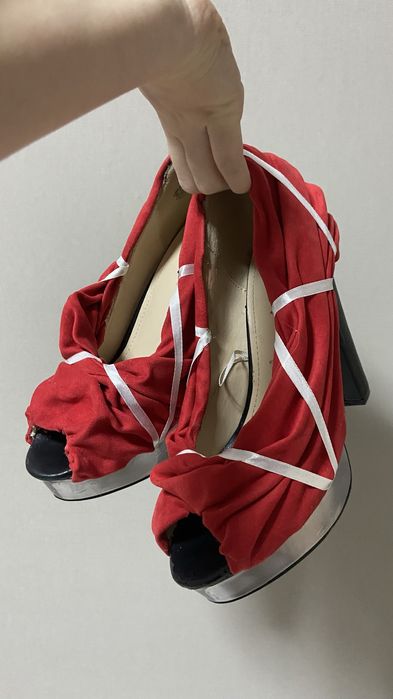 Туфлі каблук шпилька даром