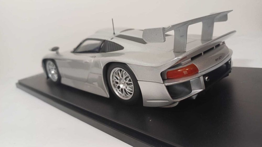 1/18 Porsche 911 GT1 - Werk 83