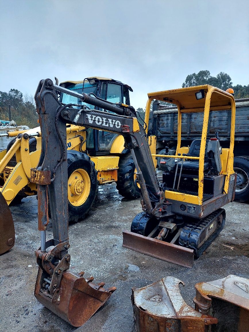 Mini Giratória Volvo EC 15B