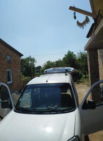 Поперечины на крышу Peugeot Partner.