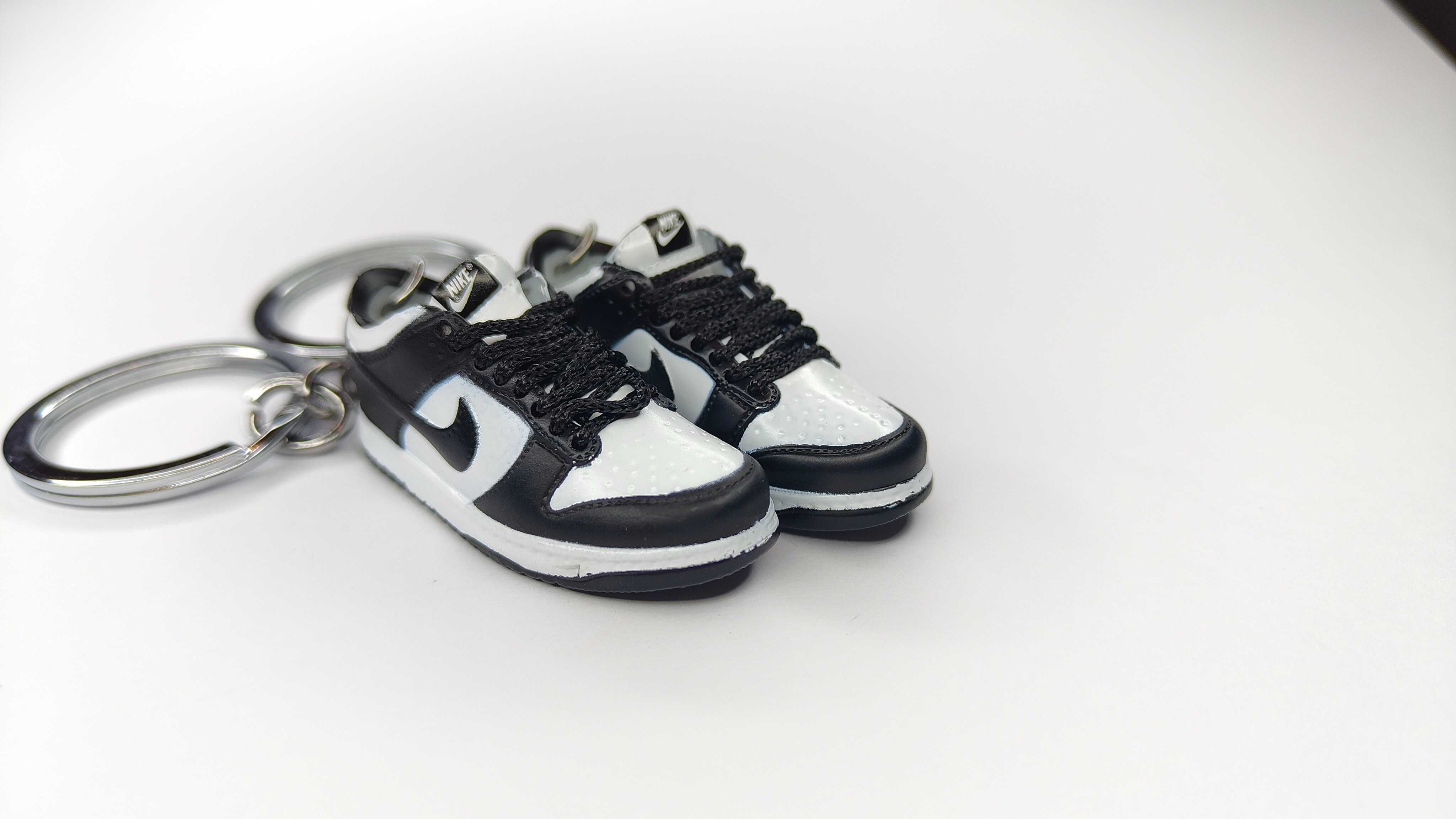 Porta Chaves Nike Dunk Low Black and White (Panda)