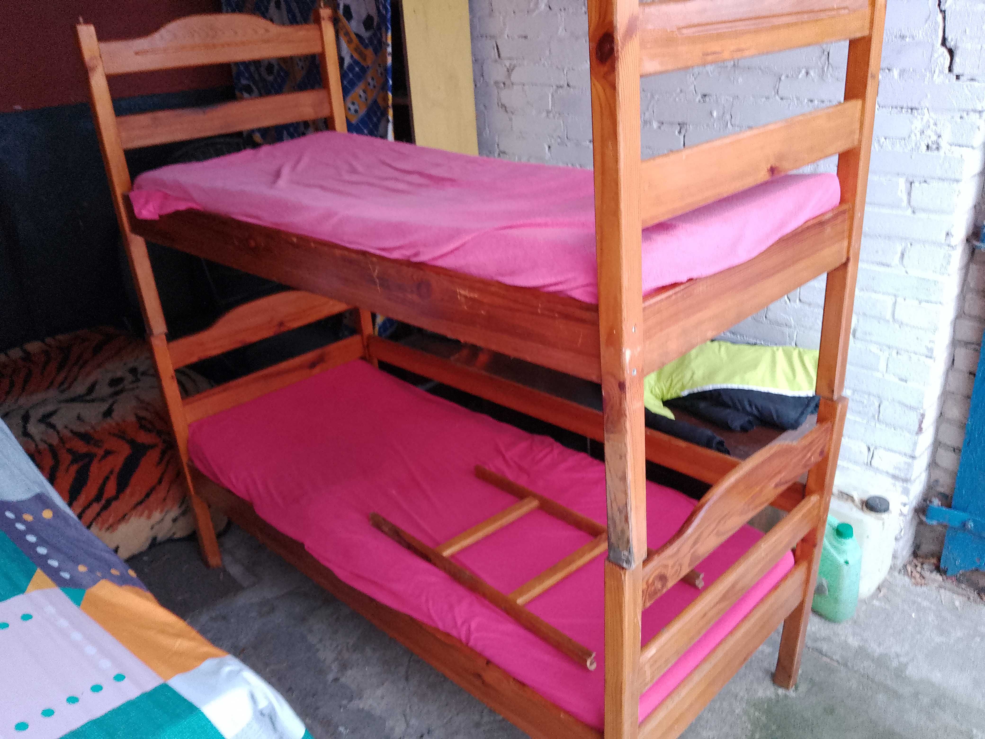 łóżko piętrowe z materacami dwa oddzielne łóżka 180x80