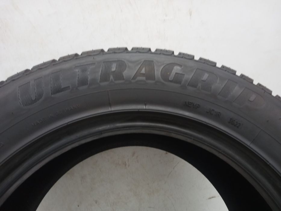 Opona zimowa 255/60R18 Goodyear Ultragrip +. 22r