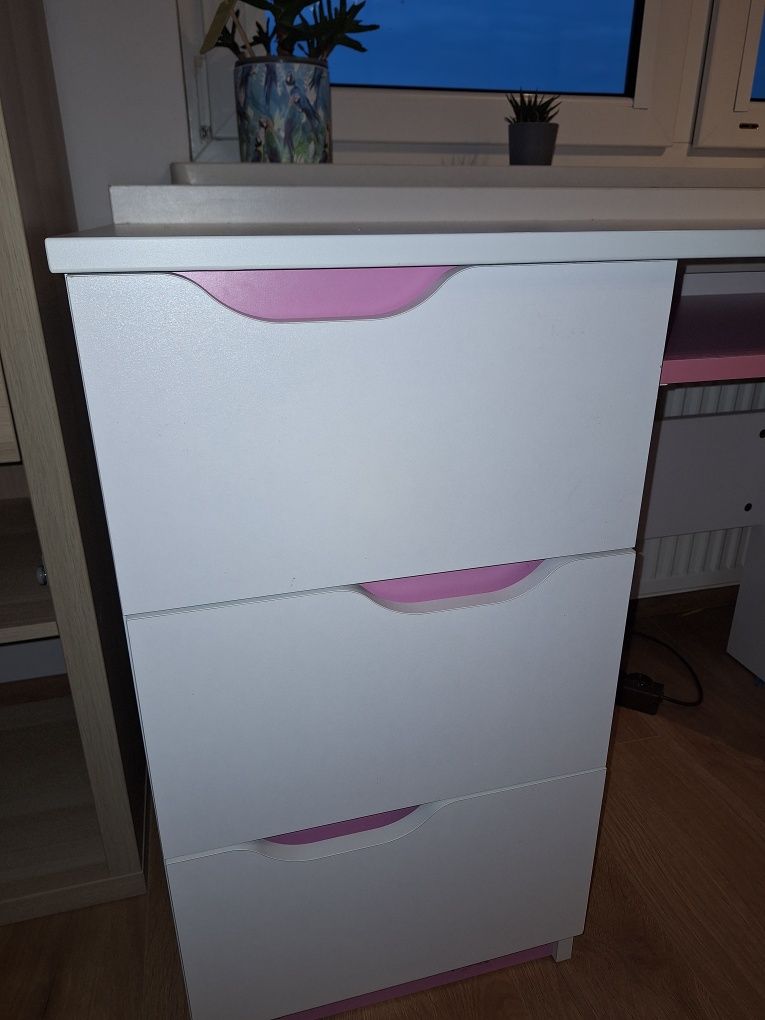 Biurko dziewczęce 3 szuflady, na klawiaturę